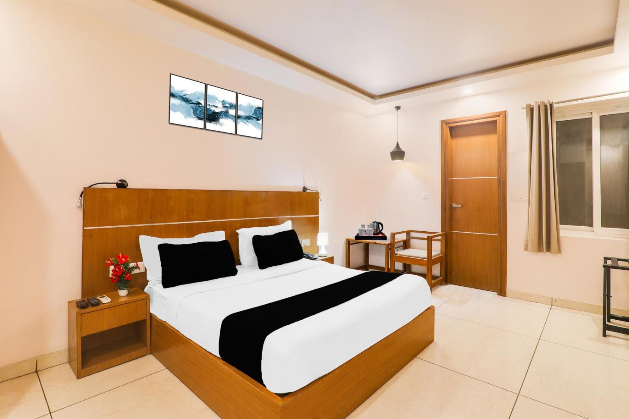 Super Townhouse Viraj Khand Formerly Veridian Inn Chinhat 외부 사진