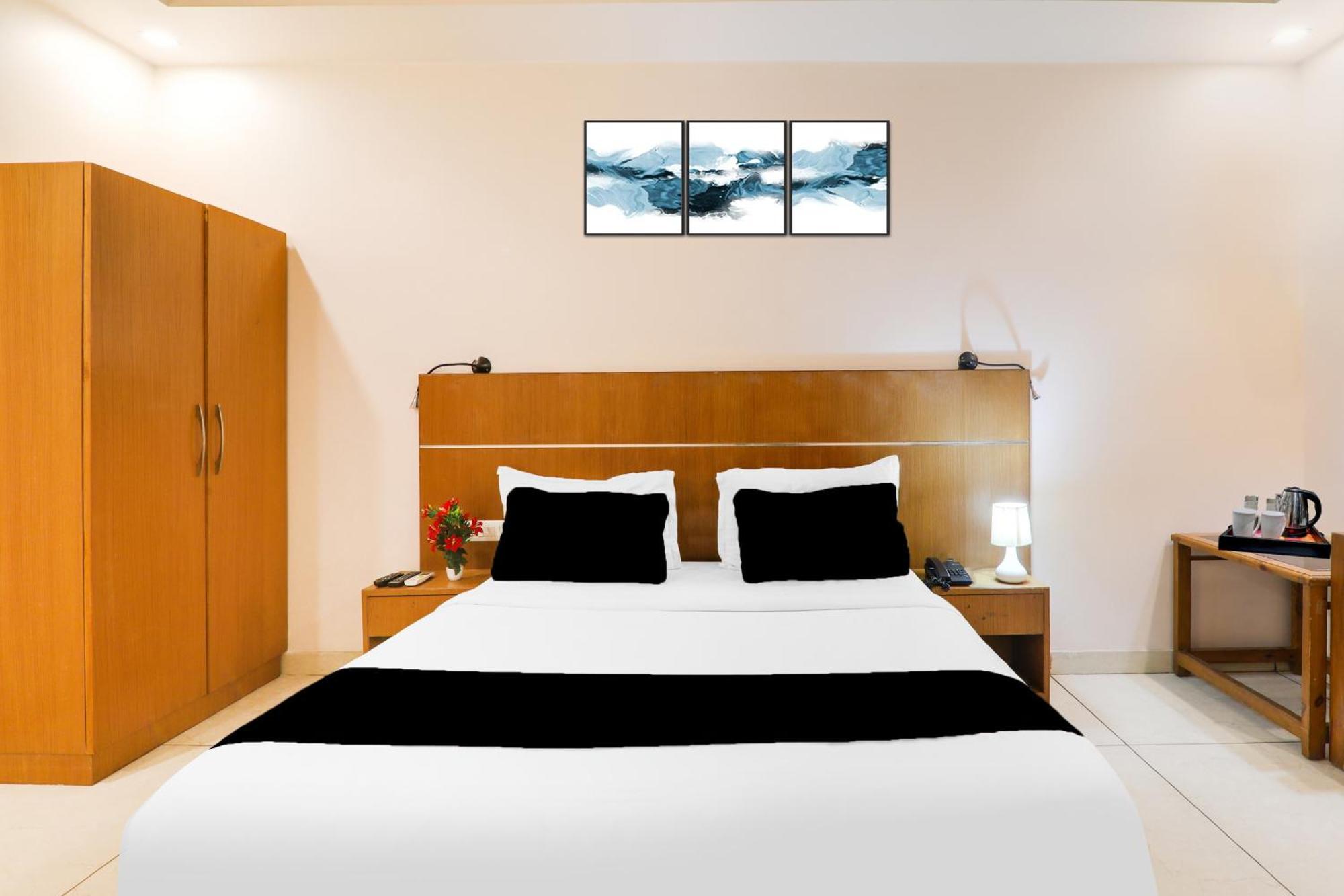 Super Townhouse Viraj Khand Formerly Veridian Inn Chinhat 외부 사진