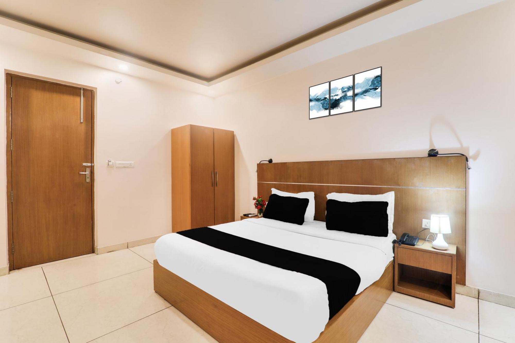 Super Townhouse Viraj Khand Formerly Veridian Inn Chinhat 외부 사진
