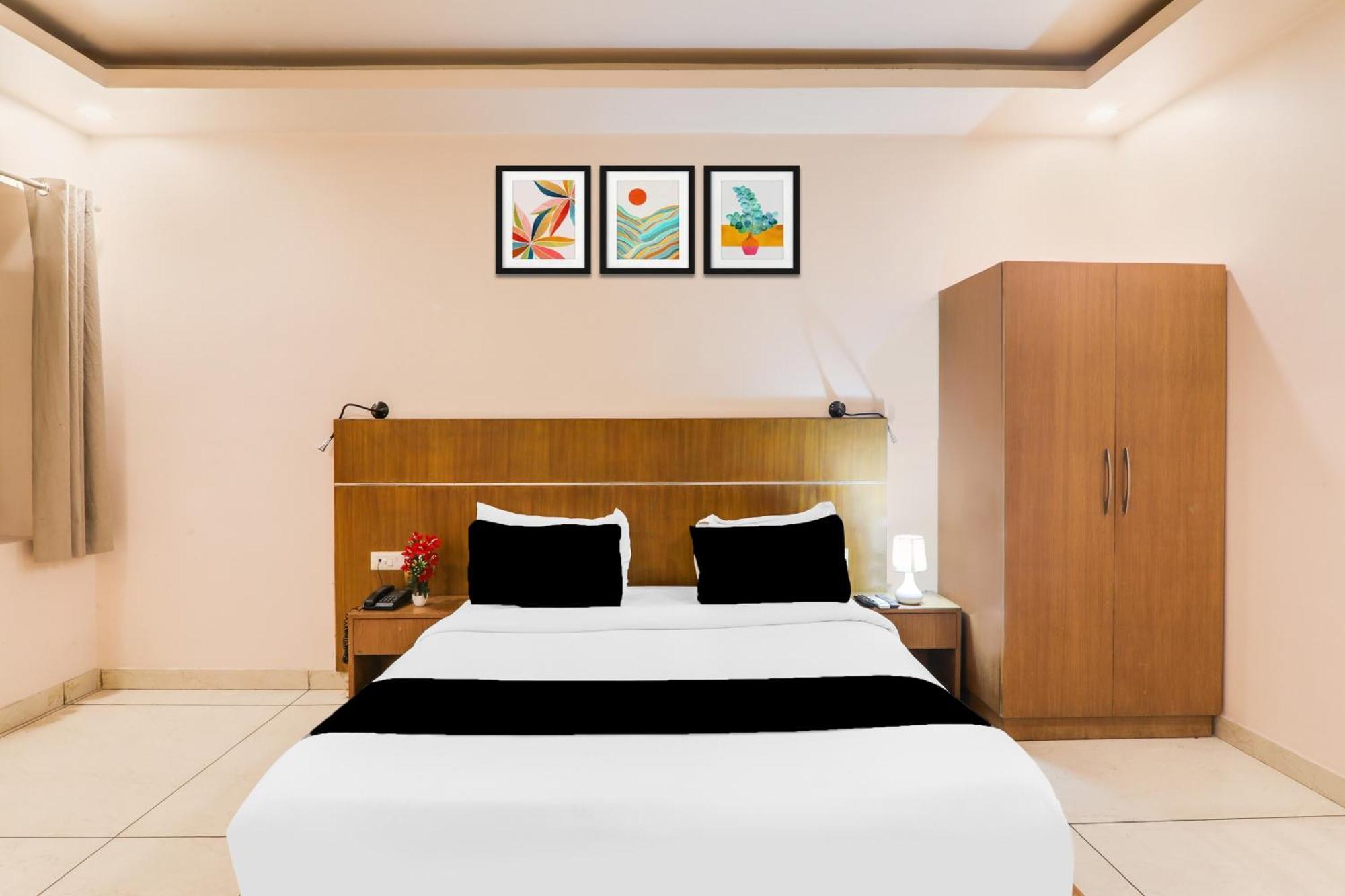 Super Townhouse Viraj Khand Formerly Veridian Inn Chinhat 외부 사진