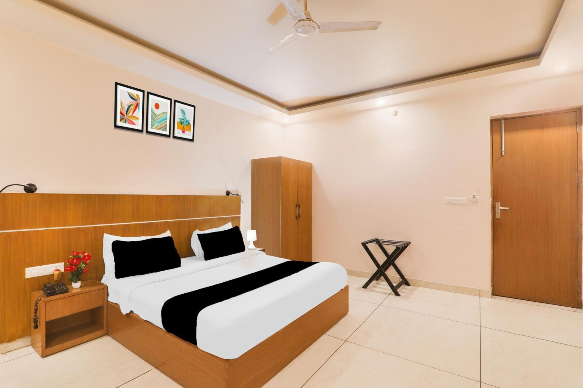 Super Townhouse Viraj Khand Formerly Veridian Inn Chinhat 외부 사진