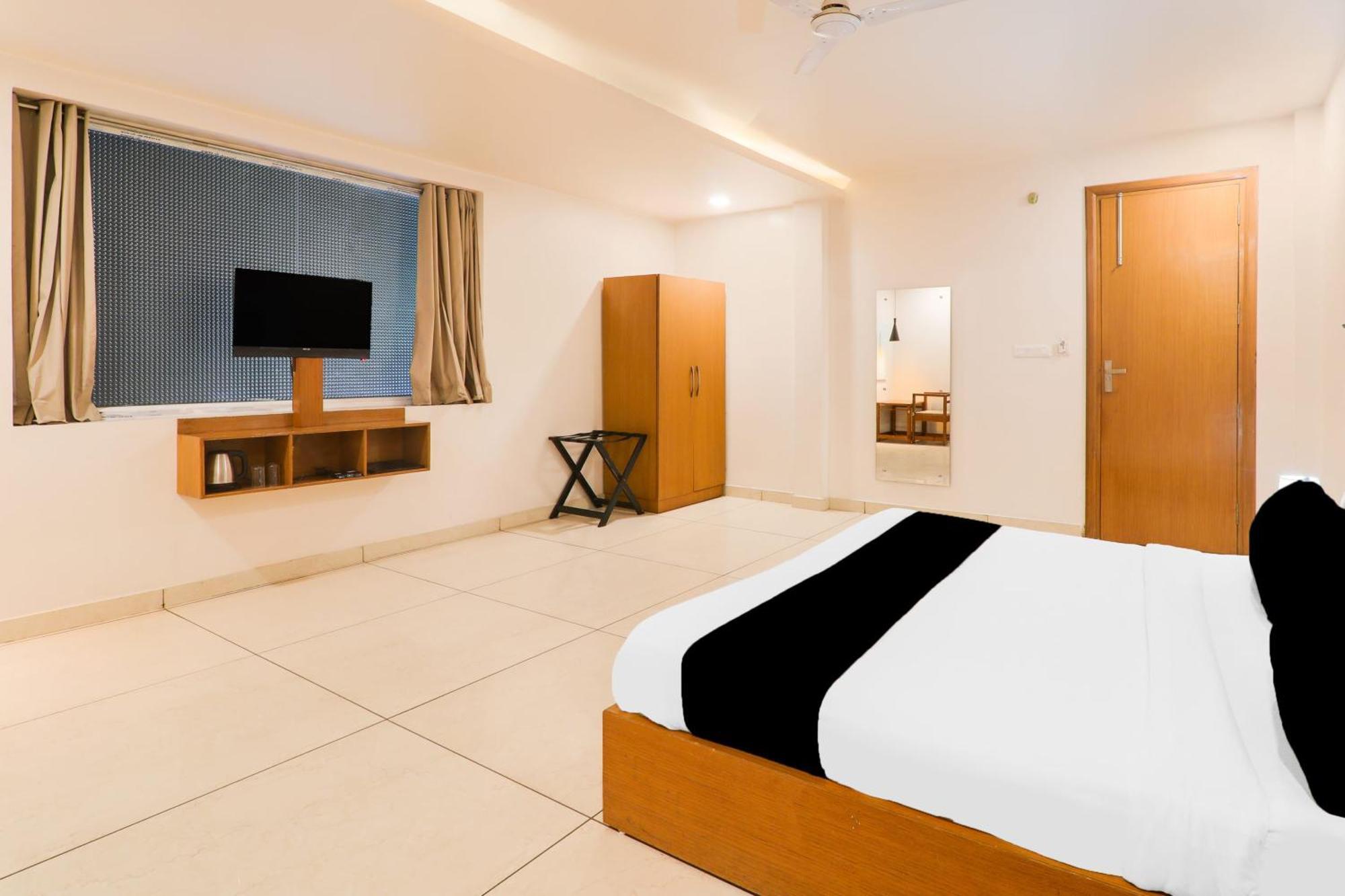 Super Townhouse Viraj Khand Formerly Veridian Inn Chinhat 외부 사진
