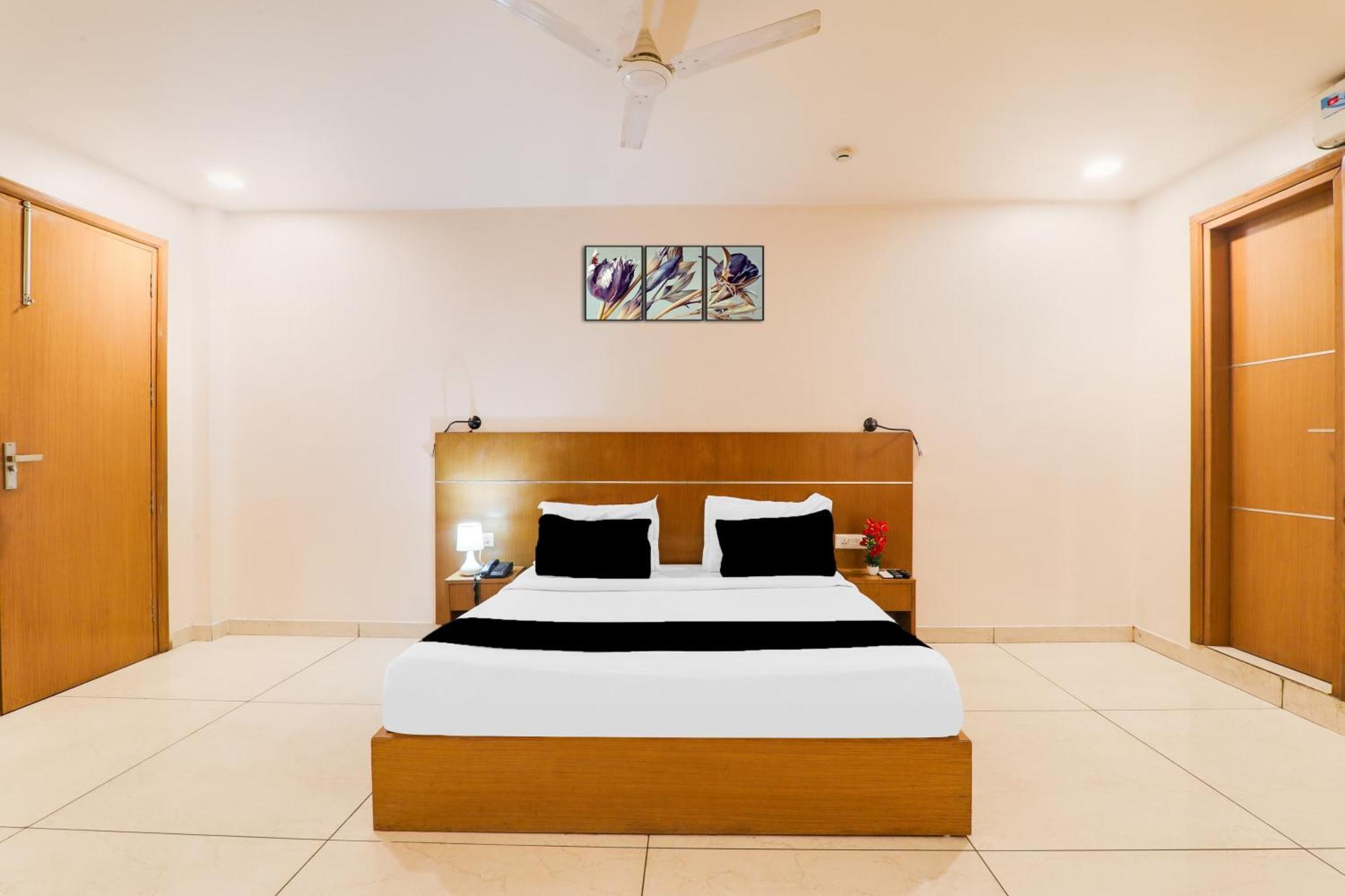 Super Townhouse Viraj Khand Formerly Veridian Inn Chinhat 외부 사진