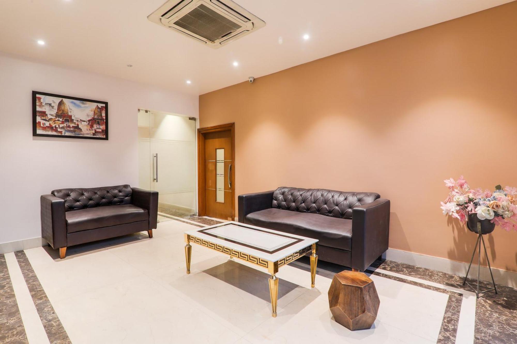 Super Townhouse Viraj Khand Formerly Veridian Inn Chinhat 외부 사진
