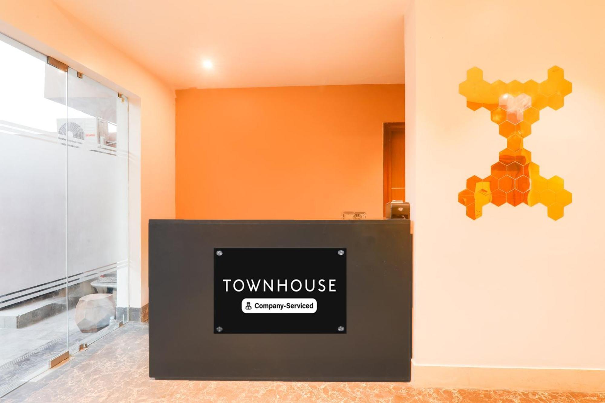 Super Townhouse Viraj Khand Formerly Veridian Inn Chinhat 외부 사진