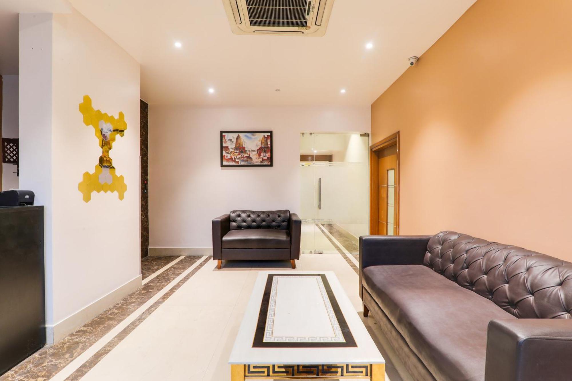Super Townhouse Viraj Khand Formerly Veridian Inn Chinhat 외부 사진